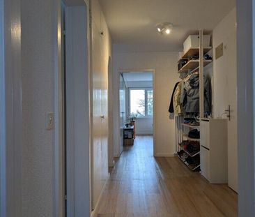 Beautiful 4.5 room apartment with mountain view in Rolle - Photo 3