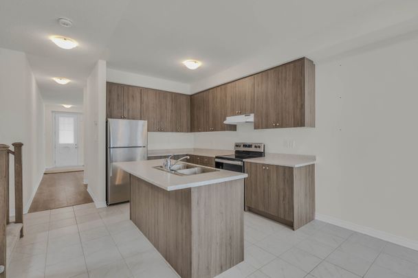 For Lease - 28 Abby Drive, Wasaga Beach, Ontario - Photo 1