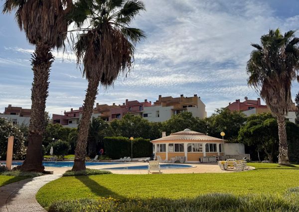 Excelente Apartamento T2 localizado em zona privilegiada de Albufeira.