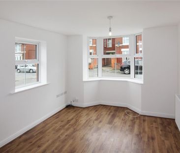 2 Bedroom House to Rent in Grove Road, Rushden, Northants, NN10 - Photo 1