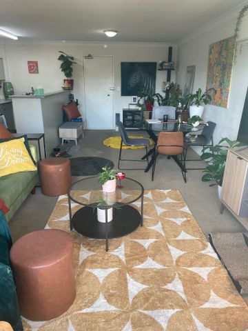 Alexandria - Photo 2