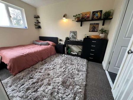 Buckleaze Close, Trowbridge, Wiltshire, BA14 - Photo 2