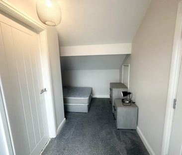 Cemetery Road (Room 5), Beeston, Leeds - Photo 3