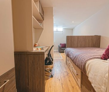 Apt 7, Eagle House - Photo 4