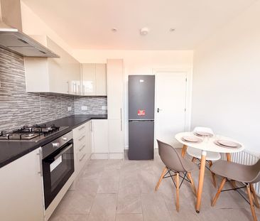 Room in a Shared House, Harrow Road, HA9 - Photo 6