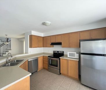 For Lease - 22 Gladys Clarkson Drive, Whitchurch-Stouffville, Ontario - Photo 1