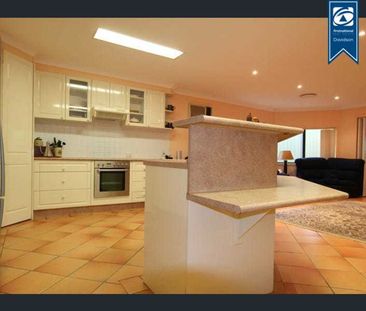 Charming And Large Family Home In Sandy Point - Photo 2