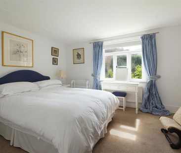 4 bedroom end of terrace house to rent - Photo 5