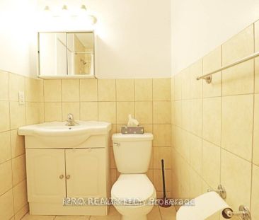 For Lease - 1237E Woodbine Avenue, Toronto, Ontario - Photo 5