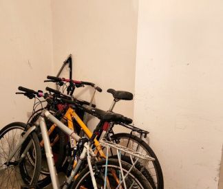 Charmante 2-Zimmer-Dachgeschoßwohnung mit Terrasse in 1210 Wien – I... - Photo 2