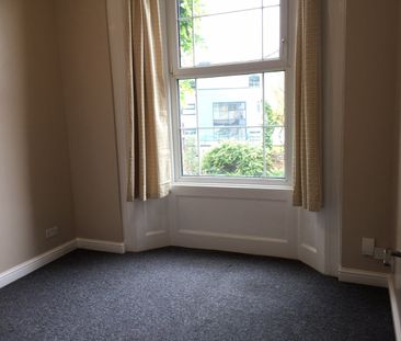 2 Bed Flat, Cheltenham Road, BS6 - Photo 5