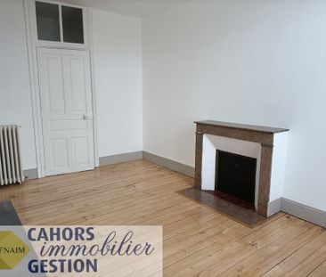 Location Appartement 6 pièces 123m² CAHORS 46000 - Photo 2