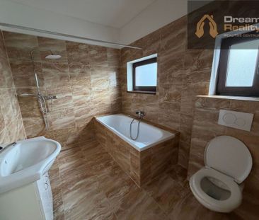 Na prenájom moderný 4-izbový rodinný dom, len pár minút od Žiliny - Photo 5