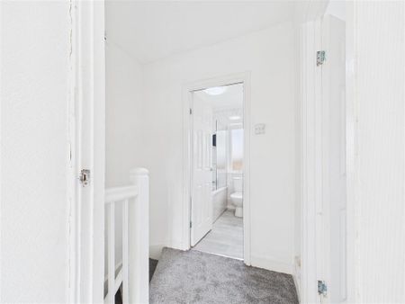 2 bedroom terraced house to rent - Photo 3