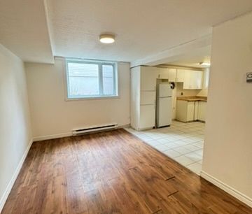 31/2 Près Du Parc JC - Photo 3