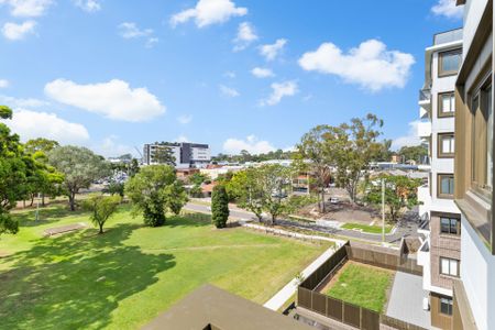 GORGEOUS TWO BEDROOM UNIT ! - Photo 3