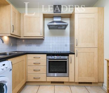 2 bedroom apartment to rent Charterhouse Area, Godalming - Photo 2
