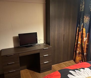 Room in a Shared House, Hackney Svenue, M40 - Photo 5