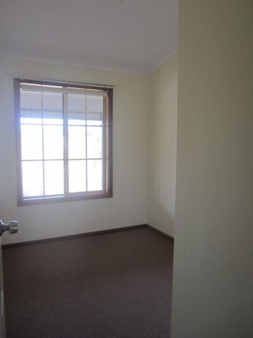 4 Bedroom home - Photo 3