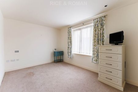 1 Bedroom Apartment, Hampshire Lakes – Yateley - Photo 5