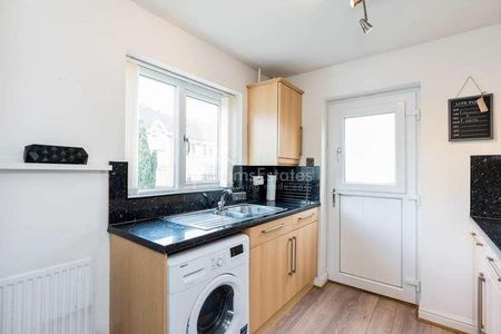 Maizebrook, Dewsbury, WF13 - Photo 3