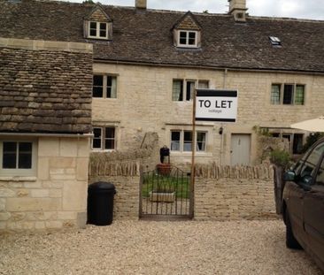 Character Cotswold Stone Small Mid Terraced Cottage in Centre of Sh... - Photo 2