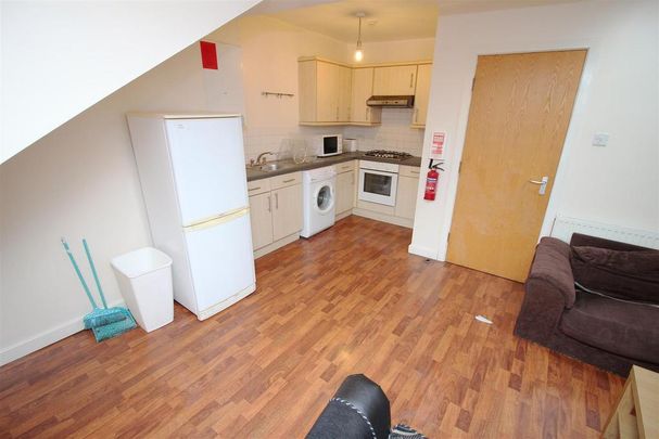 9 bedroom house to rent - Photo 1