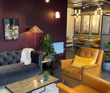 Studio Silver - Photo 1