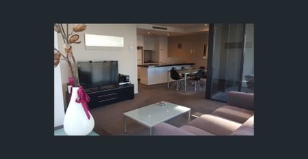 Waterfront 2 Bedroom apartment Docklands - Photo 2