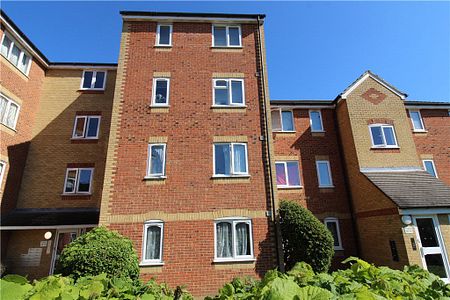 Burket Close, Southall - Photo 2