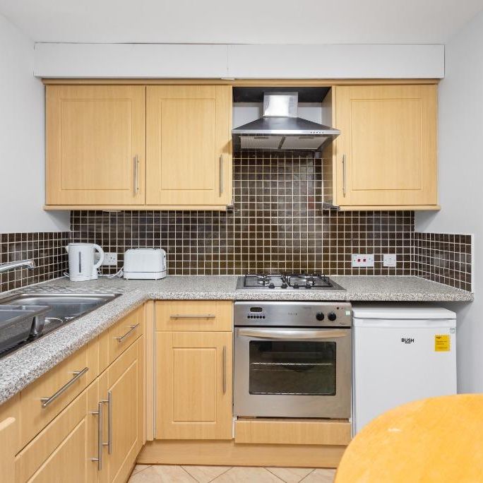 2 bedroom flat to rent - Photo 1