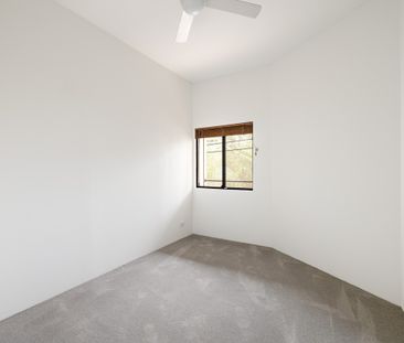 12 / 16-22 Australia Street - Photo 2