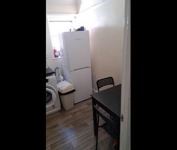 Room in a Shared Flat, Linden Avenue, NW10 - Photo 6