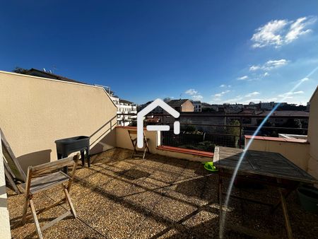 A LOUER : T2 Bis en Duplex PROCHE ABATTOIRS avec terrasse et parking - Photo 4