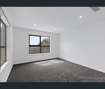 Prime Portarlington Location With Sweeping Bay Views - Photo 3