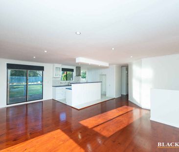 Renovated three bedroom home - Photo 4