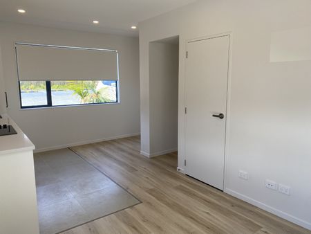 22 Paetai Lane, Te Atatu Peninsula - Photo 2