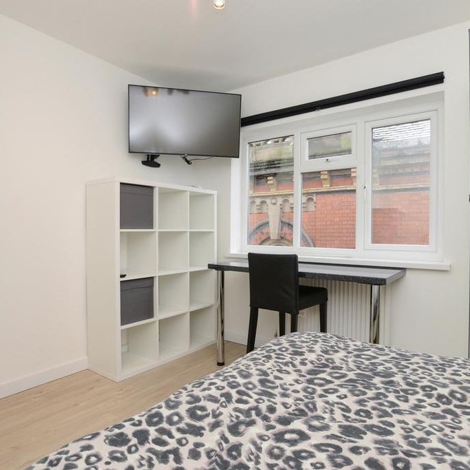 5 bedroom terraced house to rent - Photo 1