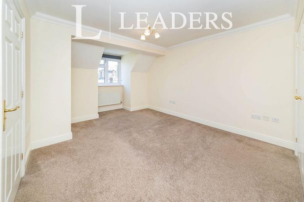 4 bedroom terraced house to rent - Photo 1