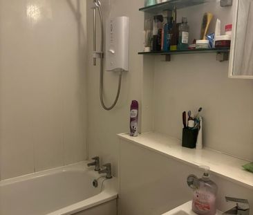 Room in a Shared Flat, St Marys Street, EH1 - Photo 5