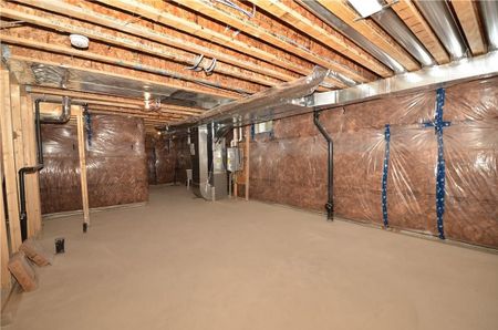 For Lease - 10 Heritage Way, Thorold, Ontario - Photo 5