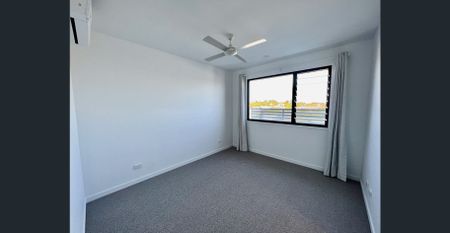 Architect Designed Townhouse - Photo 2