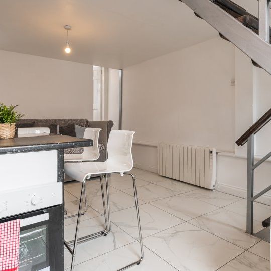 2-bedroom house for rent in South City Centre, Dublin - Photo 1