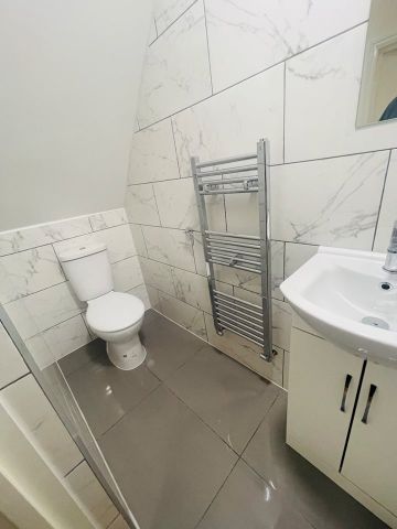 3 Bed Flat, Merton High Street, SW19 - Photo 3