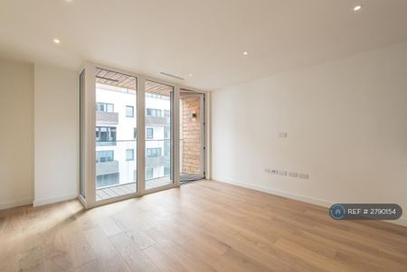 2 bedroom flat to rent - Photo 2