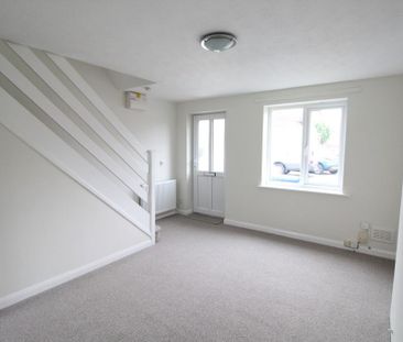 2 bedroom semi-detached house to rent - Photo 6