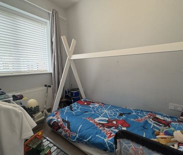 Holly Close - Photo 3