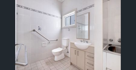 One bedroom unit by the water - Photo 5