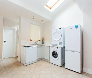 5 bedroom detached house to rent - Photo 1