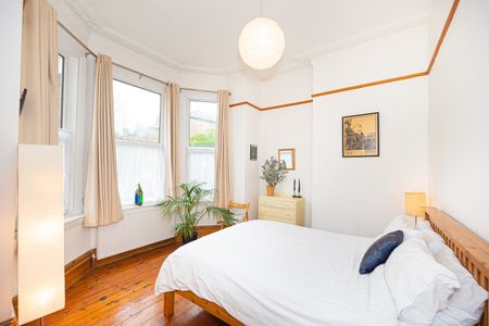 2 Bed Flat, Streatham Hill, SW2 - Photo 2